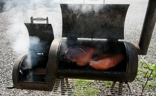 Jak aplikacja mobilna ułatwia zarządzanie wędzarnią i przygotowanie potraw?