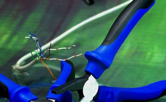 Zastosowanie opasek zaciskowych w budownictwie – kluczowe korzyści i zastosowania