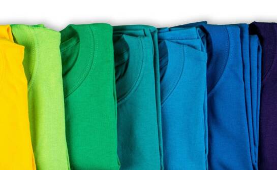 Jakie materiały dominują w ubraniach dziecięcych z oferty online?