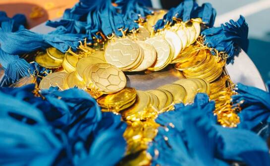 Dlaczego warto postawić na personalizację piłek przy wyborze prezentu dla kibica