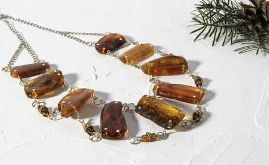 Stylowe opakowanie na zawieszki srebrne z bursztynem – dlaczego ma znaczenie?