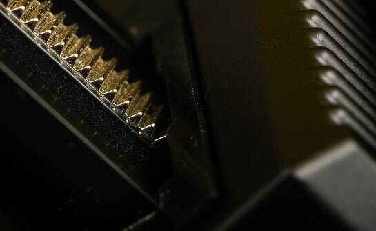 Dlaczego warto inwestować w napinacz uniwersalny najwyższej jakości?