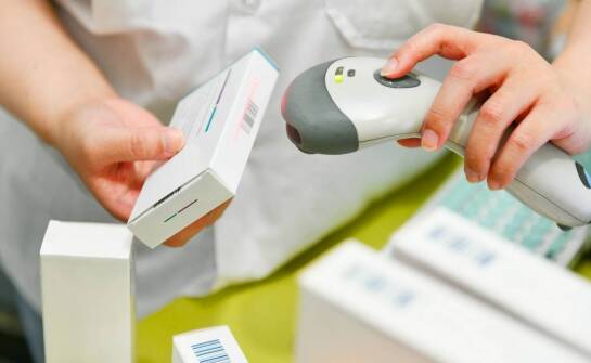 Jak precyzyjna kompletacja zamówień wpływa na logistykę leków?