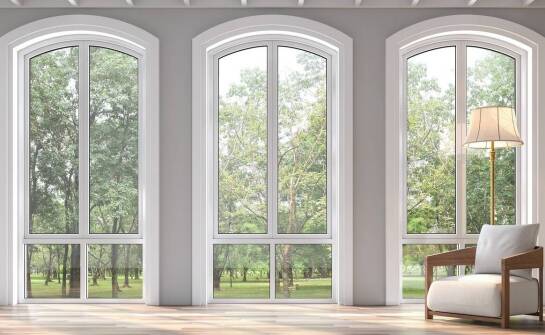 Kolorystyka okien PVC – jak dopasować ją do wnętrza domu?