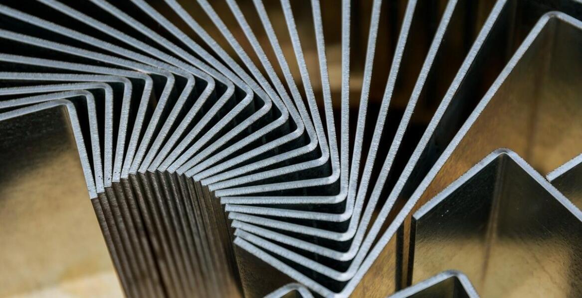 Jakie sektory przemysłu najczęściej korzystają z cynkowania galwanicznego?