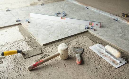 Znaczenie precyzyjnych pomiarów wilgotności w przygotowaniu powierzchni betonowych