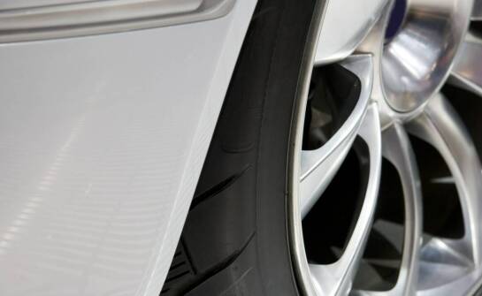 Jak technologia forged steel wpływa na proces projektowania felg?