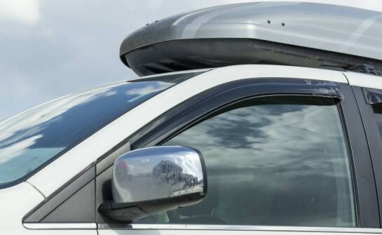 Porównanie dostępnych na rynku bagażników dachowych
