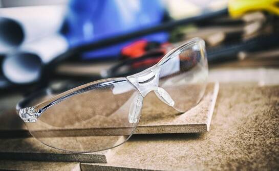 Bezpieczeństwo w elektronice – jak produkty lutownicze mogą pomóc?