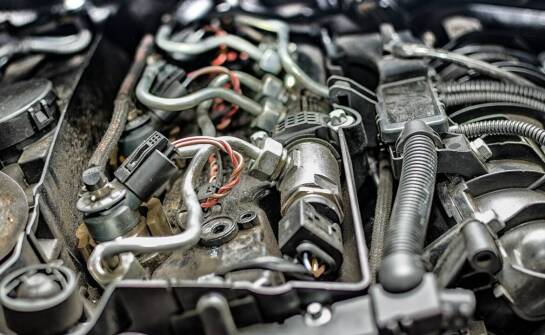 Jakie są różnice między standardowym a zaawansowanym tuningiem silnika?