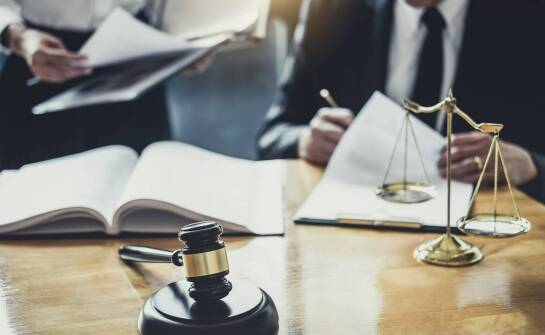 Wyzwania prawne związane z kontraktami publicznymi a pomoc kancelarii prawnej w Warszawie