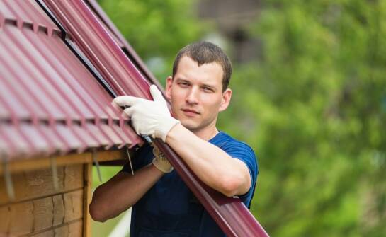 Montaż rynien a ochrona przed wilgocią – co warto wiedzieć?