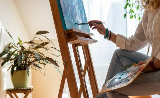 Kursy malarstwa akwarelowego – subtelność w każdym pociągnięciu pędzla