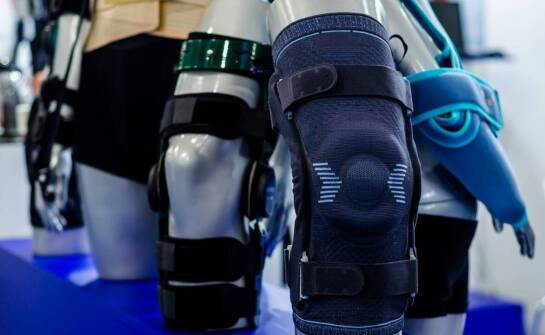 Jak sprzęt ortopedyczny wspiera rehabilitację pooperacyjną?