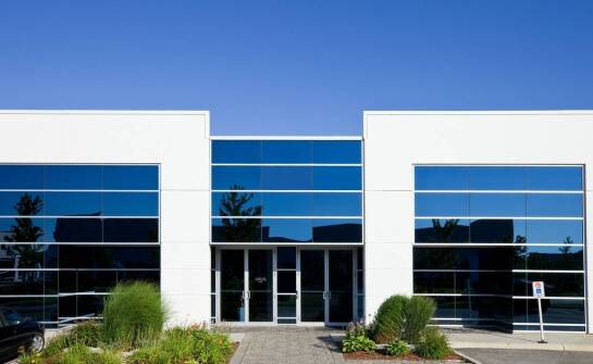 Jakie korzyści niesie zastosowanie systemu w budynkach komercyjnych?