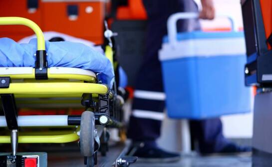 Jak wózek reanimacyjny wspiera pracę zespołów medycznych?