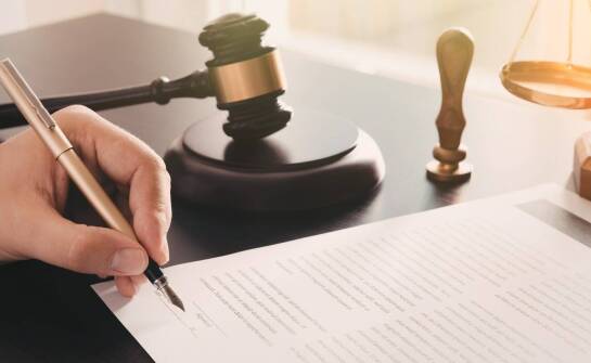 Procedury zajęcia nieruchomości przez komornika w Mińsku