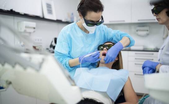 Jak nowoczesna diagnostyka pomaga w leczeniu bólu zęba?