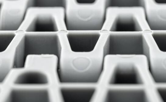 Znaczenie trwałości materiałów w kontekście wyboru pokrywy kratki ściekowej dla sektora spożywczego