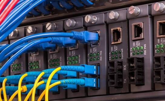 Przykłady zastosowania zaawansowanych technologii w sieciach LAN