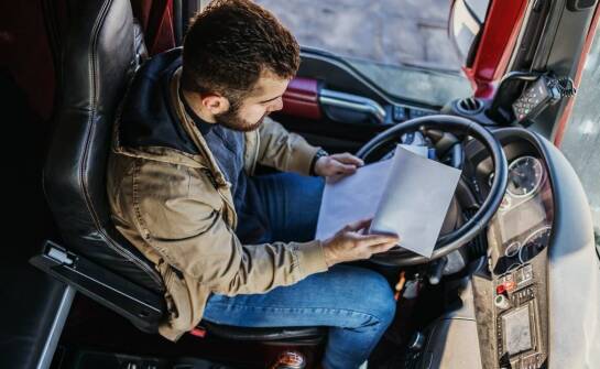 Znaczenie serwisu tachografów dla zgodności z normami transportowymi
