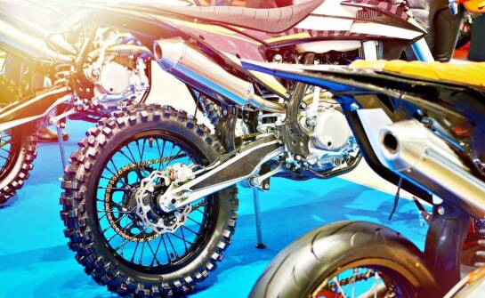 Jak motorek sklep wpływa na wybór odpowiednich części motocyklowych?