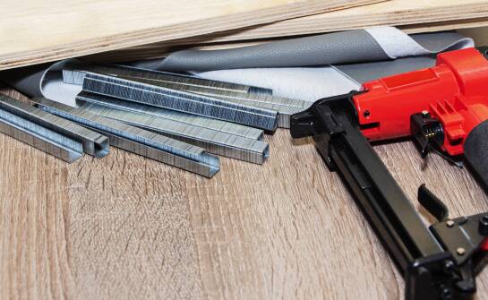 Wybór zszywek stolarskich dla początkujących stolarzy – co warto wiedzieć?