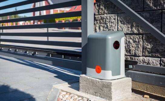 Automatyka bramowa i rolety – jak dobrać odpowiednie rozwiązanie do Twojego domu?