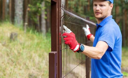 Jakie innowacje wprowadzają producenci akcesoriów do montażu paneli, aby zwiększyć ich trwałość?
