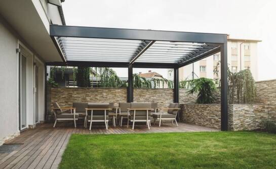 Jakie kolory i wzory pergoli na śmieci najlepiej komponują się z nowoczesnymi ogrodami?