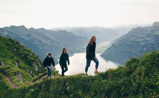 Przewodnik po materiałach stosowanych w dwustronnych kurtkach myśliwskich