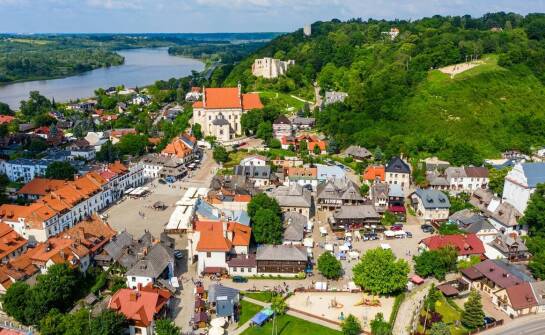 Jak bliskość Pardałówki i Krupówek wpływa na komfort pobytu?