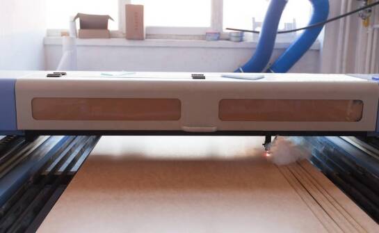 Znaczenie maszyn do cięcia pianki w tworzeniu produktów sportowych