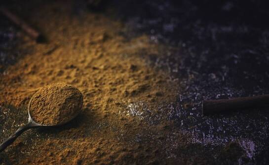 Kurkuma i jej wpływ na układ pokarmowy: co warto wiedzieć?