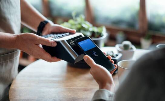 Przelewy bez dodatkowych opłat - co warto wiedzieć?