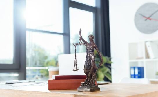 Jak kancelaria pomaga minimalizować koszty procesów sądowych?