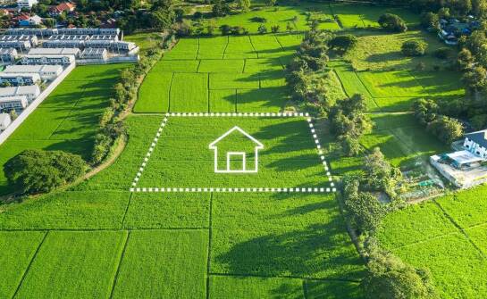 Działka okazja – jakie korzyści oferuje inwestorom?