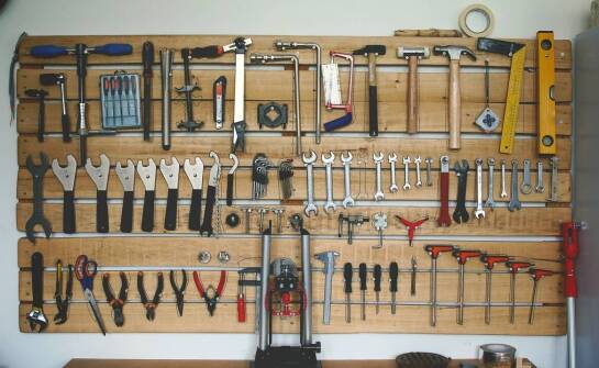 Wybór narzędzi rowerowych dla początkującego cyklisty – co warto mieć?