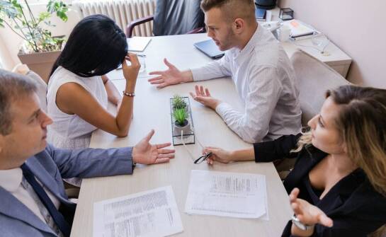 Jakie są możliwości uzyskania pomocy prawnej w sprawach rodzinnych?