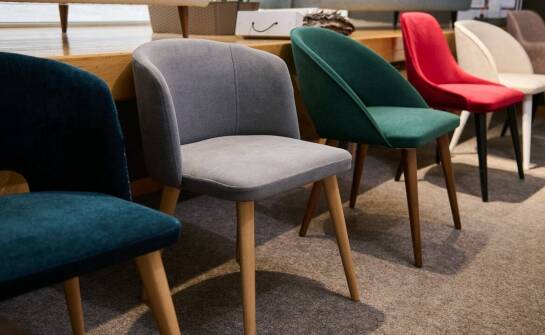 Rola innowacji w procesie produkcji krzeseł designerskich