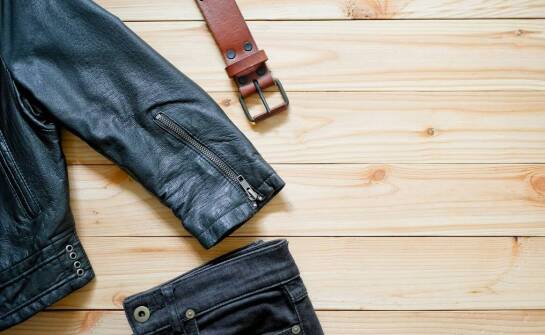 Jak dopasować torebkę kuferek z ćwiekami do swojej garderoby?