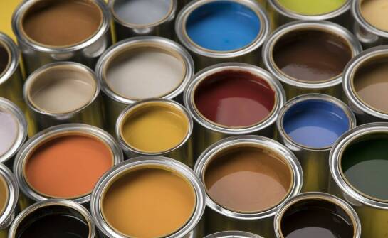 Jak pakowanie wpływa na trwałość farb przemysłowych?