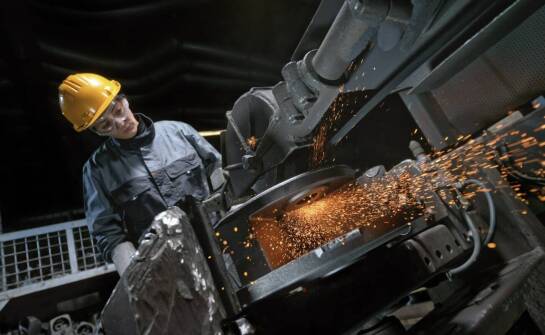 Porównanie tradycyjnych i nowoczesnych metod nawęglania stali