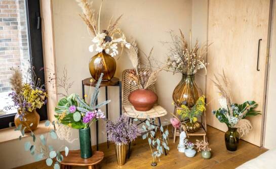 Jakie są dostępne opcje urn kremacyjnych w ofercie zakładu pogrzebowego?