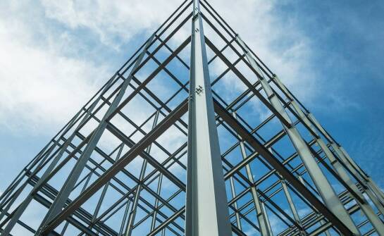 Innowacyjne zastosowania lakieru niepalnego w architekturze nowoczesnej