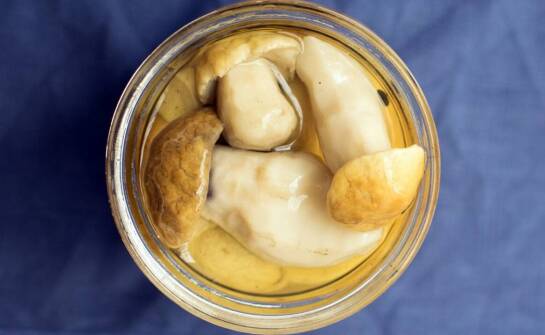 Jakie napoje najlepiej komponują się z borowikami marynowanymi?