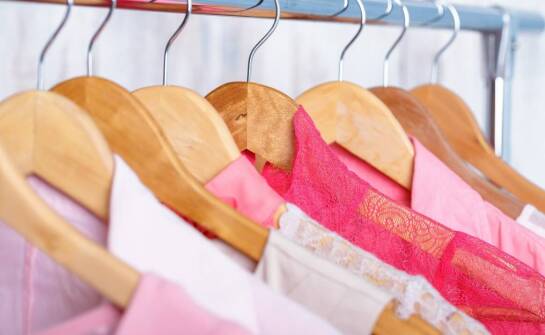 Sukienki dla niemowląt z naturalnych materiałów – dlaczego warto?