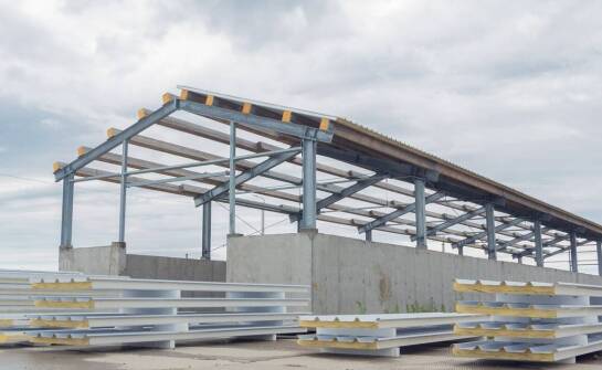 Zastosowanie norm UE w budowie hal rolniczych – co warto wiedzieć?