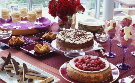 Przepisy na ciasta urodzinowe inspirowane kuchniami świata