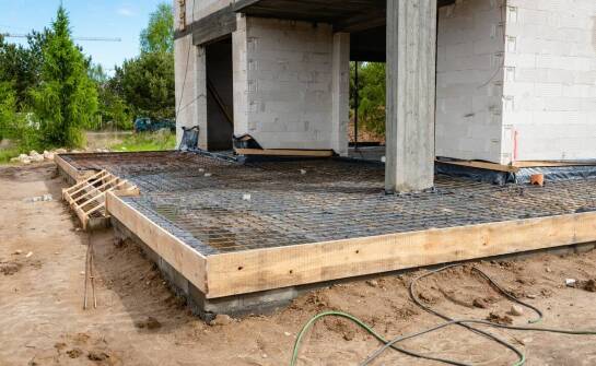 Posadzka styrobetonowa a jej znaczenie w projektach zrównoważonego rozwoju